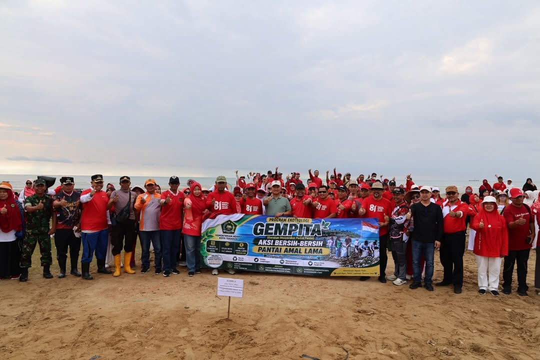 Gerakan Masyarakat Peduli Pantai Melalui Aksi Bersih-Bersih Pantai Amal